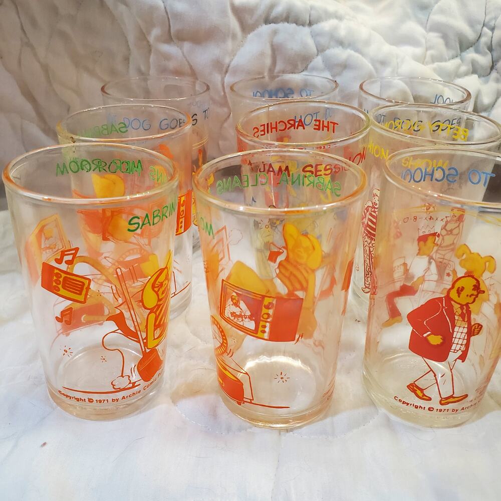 1971 Lot of 6 Welches Jelly Glasses:3 Hot Dog School 2 Sabrina 1 Jam Session